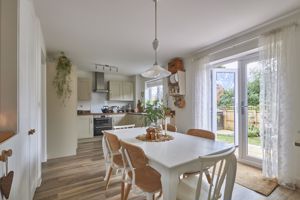 Kitchen Diner- click for photo gallery